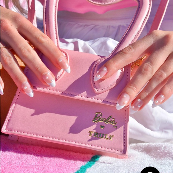 New Pink Barbie Mini Purse. Sold out on the web. - Picture 5 of 9